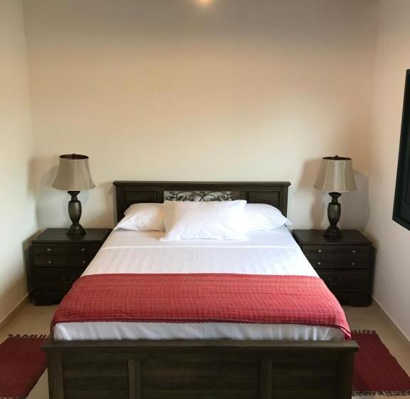 اتاق استاندارد چهار تخته, Nai'a Suites