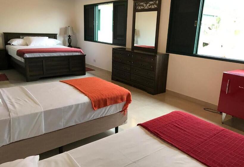 Четырехместный Номер Стандарт, Nai'a Suites