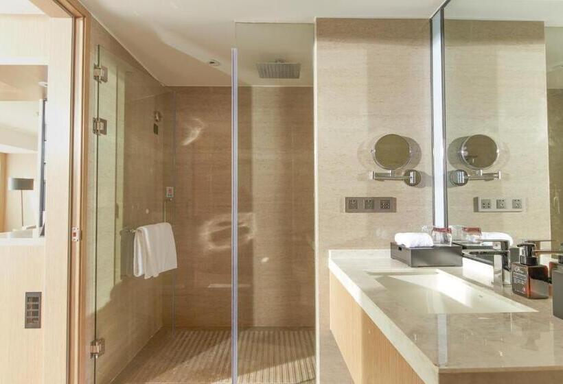 جناح إدارى, Zenith Hotel Near Train Station & The Mixc