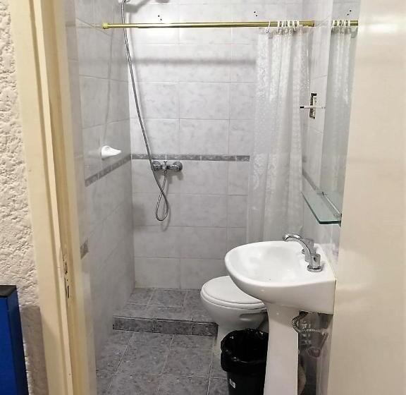 חדר קלאסי לארבעה, Black Sheep International Hostel