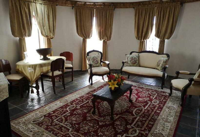 חדר סופריור, Excalibur Boutique