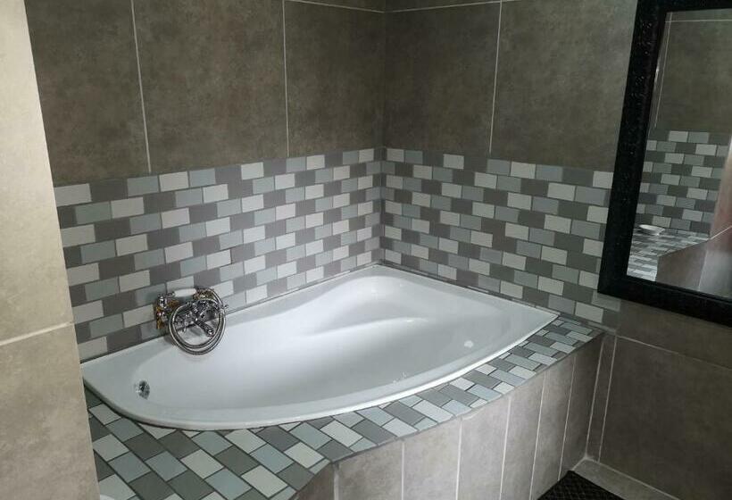 חדר סופריור, Excalibur Boutique