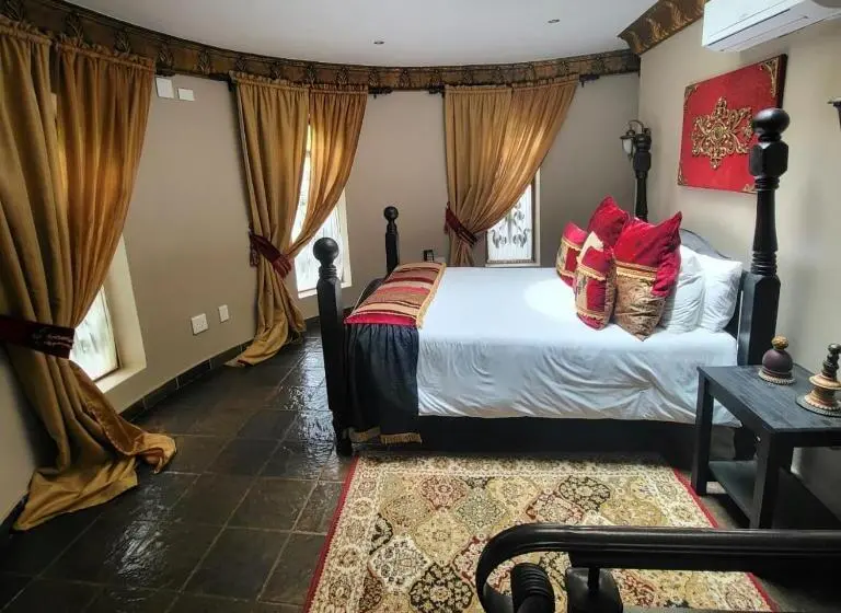 キングサイズベッドのスーペリアルーム, Excalibur Boutique