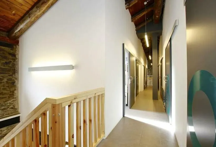 تختخواب در اتاق مشترک, Mountain Hostel Tarter