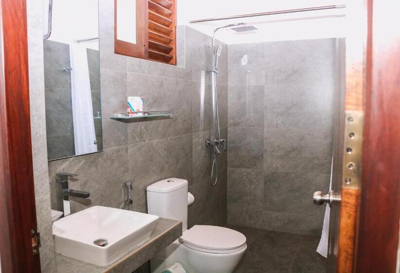 Triple Room Sea View, Seafood Restaurant And Motel