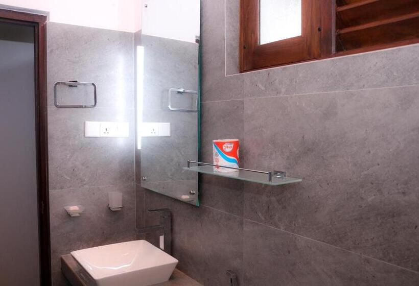 Triple Room Sea View, Seafood Restaurant And Motel