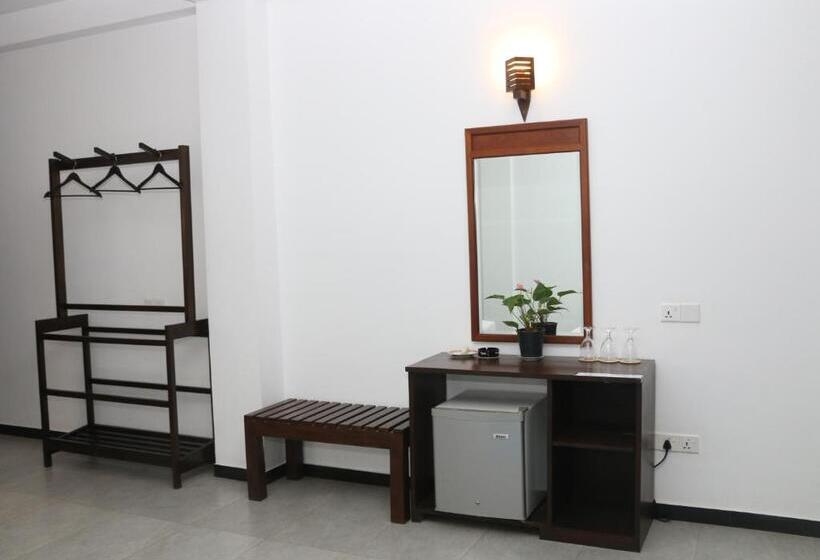 Triple Room Sea View, Seafood Restaurant And Motel