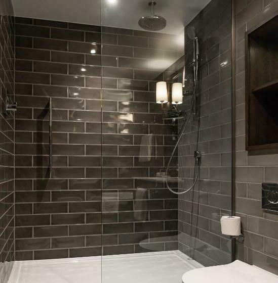 اتاق کلاسیک, Dakota Manchester