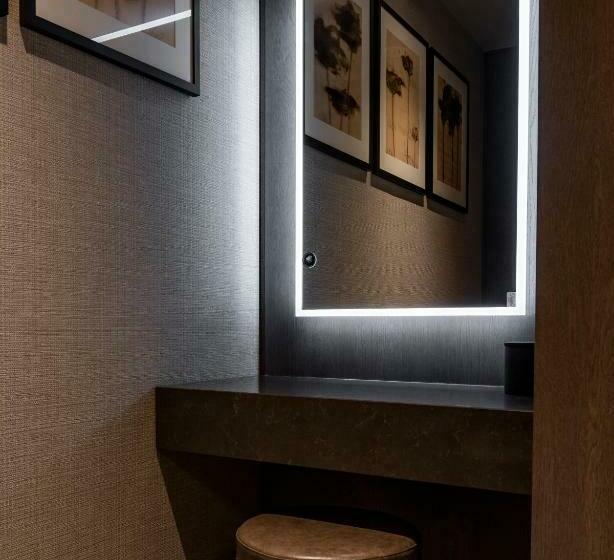 سوییت, Dakota Manchester