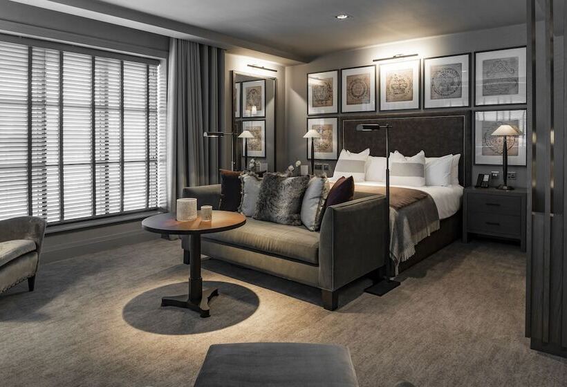 سوییت اجرایی, Dakota Manchester