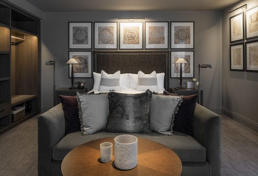 سوییت, Dakota Manchester