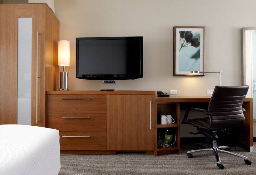 Номер Стандарт Верхний Этаж, Hyatt Place Calgary Airport