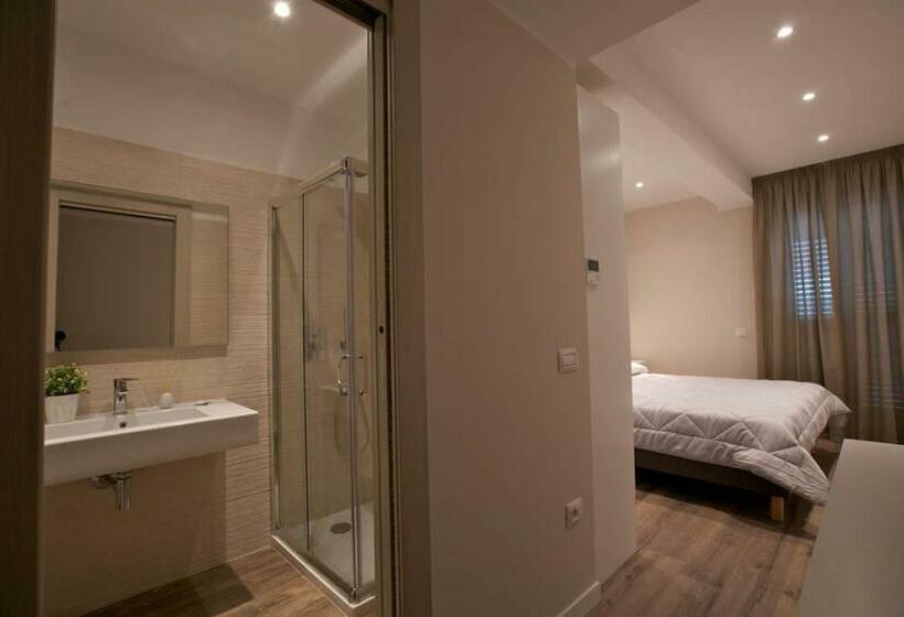 חדר סטנדרט, Onorati