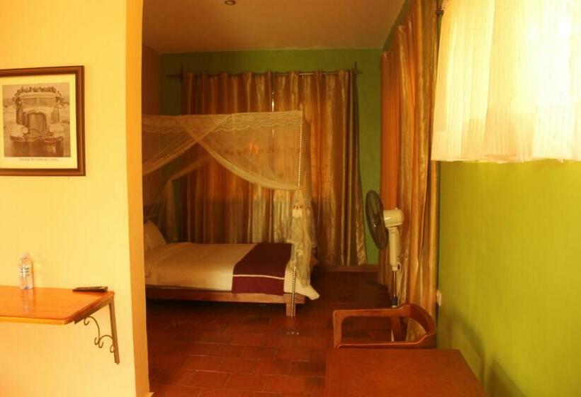 اتاق لوکس با بالکن, Saltek Forest Cottages