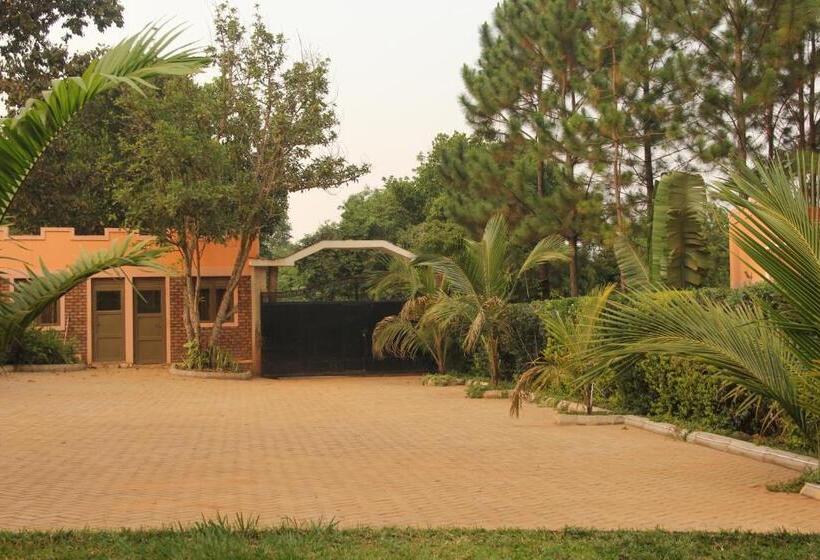 اتاق لوکس با بالکن, Saltek Forest Cottages