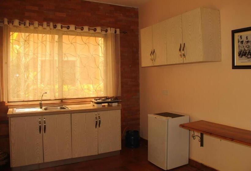 اتاق لوکس با بالکن, Saltek Forest Cottages