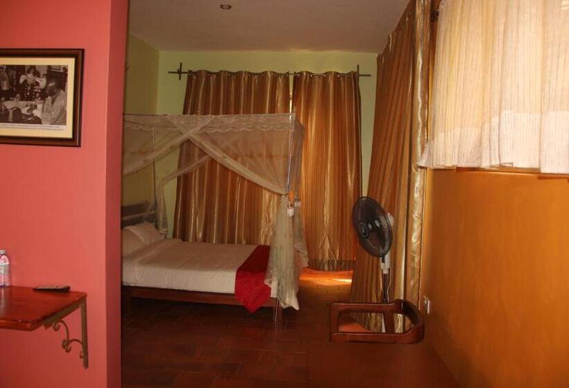اتاق لوکس با بالکن, Saltek Forest Cottages