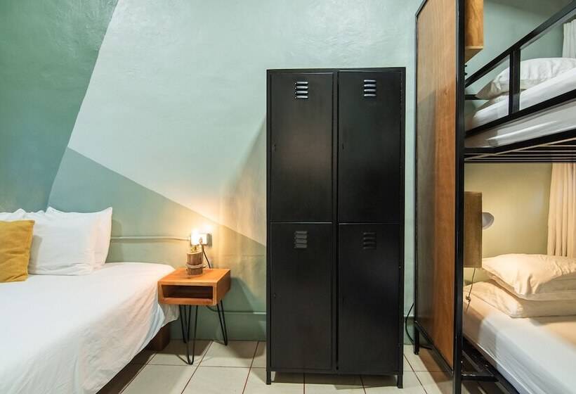 Семейный Номер, Selina Monteverde