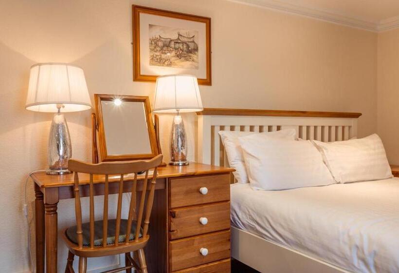 חדר סטנדרט לשלושה, Manor House Hotel Holy Island