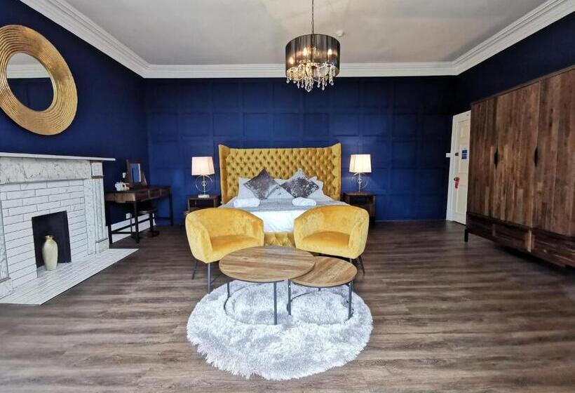 اتاق لوکس با تخت بزرگ, Manor House Hotel Holy Island