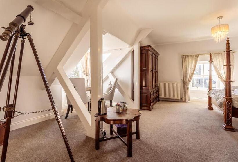 اتاق لوکس با تخت بزرگ, Manor House Hotel Holy Island