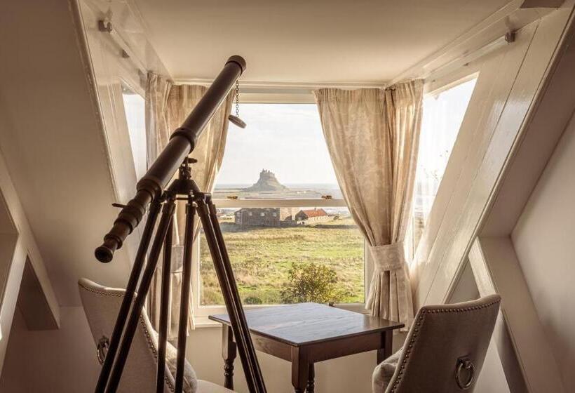 اتاق لوکس با تخت بزرگ, Manor House Hotel Holy Island