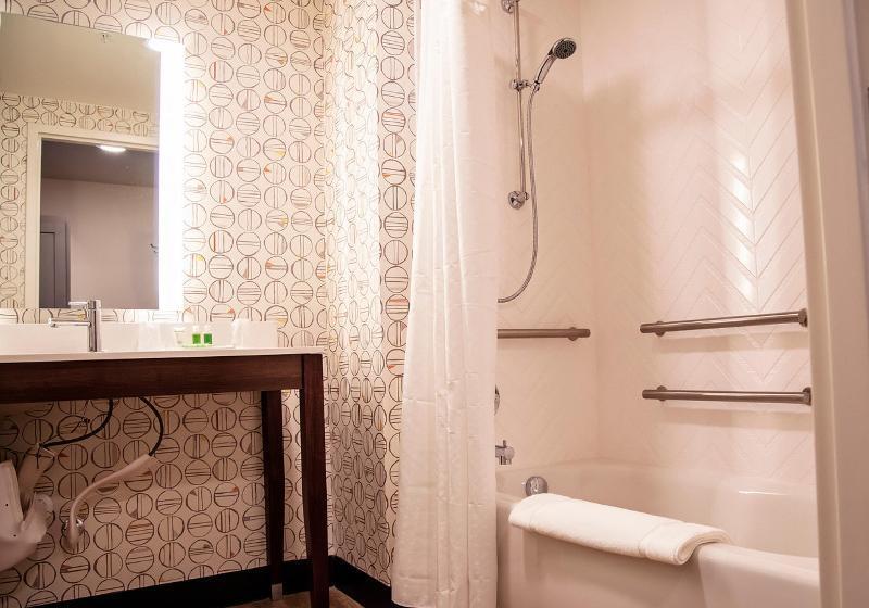 带大床的标准间, Holiday Inn & Suites   Savannah Airport   Pooler, An Ihg