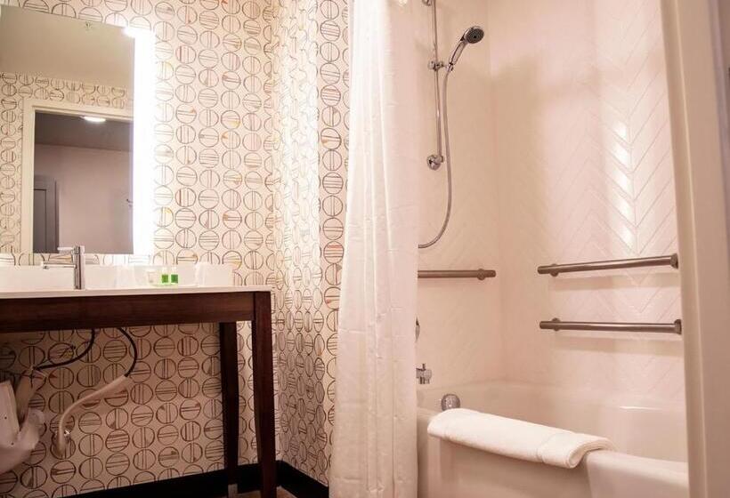 Номер Стандарт Адаптированный для Инвалидов, Holiday Inn & Suites Savannah Airport Pooler, An Ihg