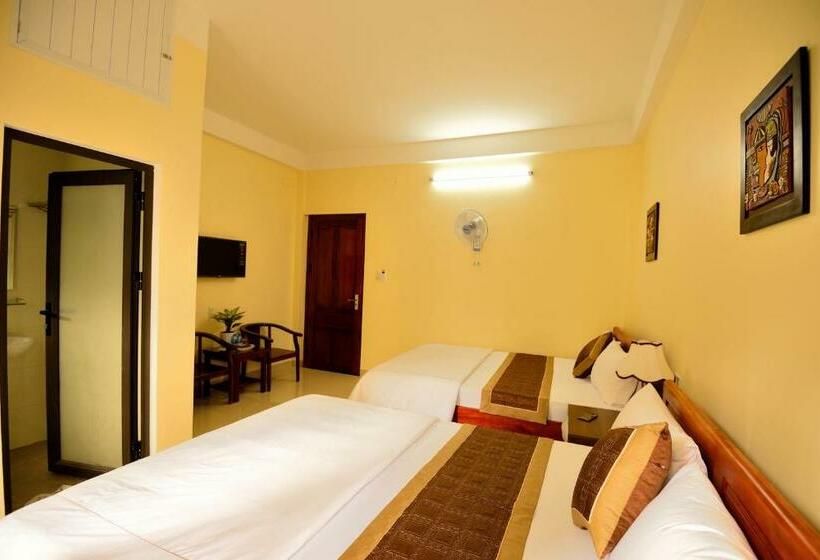 اتاق استاندارد چهارنفره با بالکن, Guest House Maika