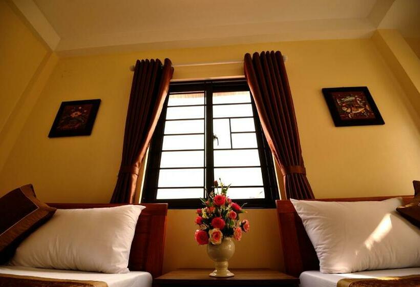 اتاق استاندارد چهارنفره با بالکن, Guest House Maika