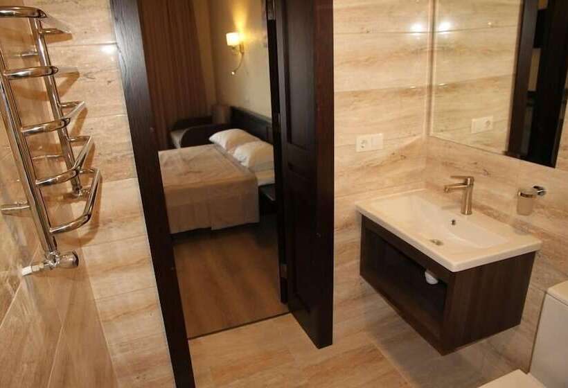 デラックスの４人部屋, Amarena Spa Hotel   Breakfast Included In The Price Spa Swimming Pool Sauna Hammam Jacuzzi Restauran