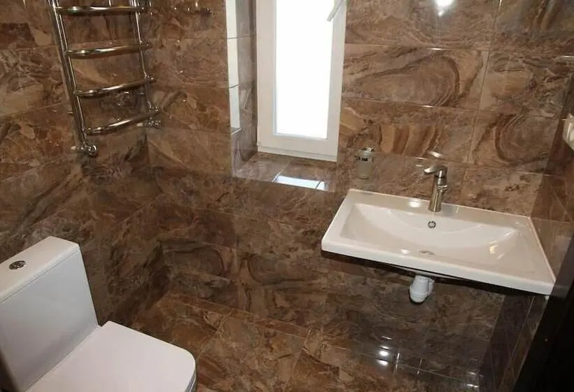 اتاق لوکس چهار تخته, Amarena Spa Hotel   Breakfast Included In The Price Spa Swimming Pool Sauna Hammam Jacuzzi Restauran
