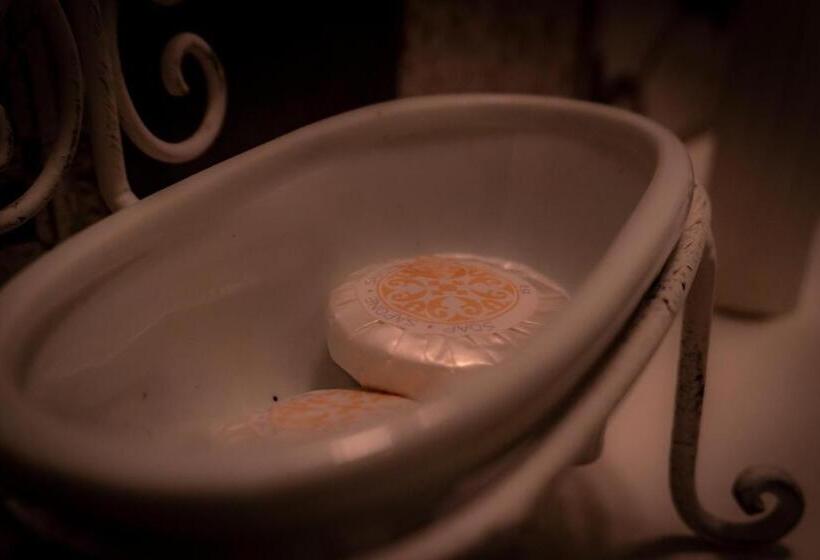 스탠다드 룸 풀장 전망, Agriturismo Le Capannacce Urbania