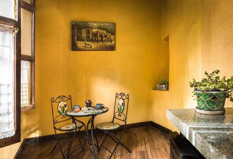 Люкс Вид на Сад, Los Camilos