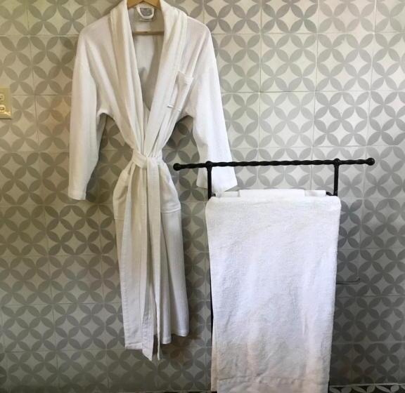 Люкс Повышенной Комфортности, Los Camilos