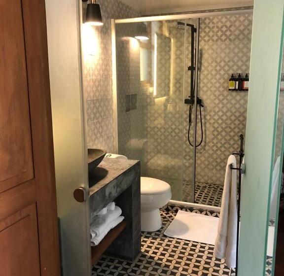 Номер Deluxe, Los Camilos