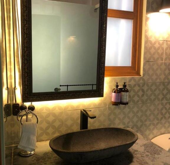 Номер Deluxe, Los Camilos