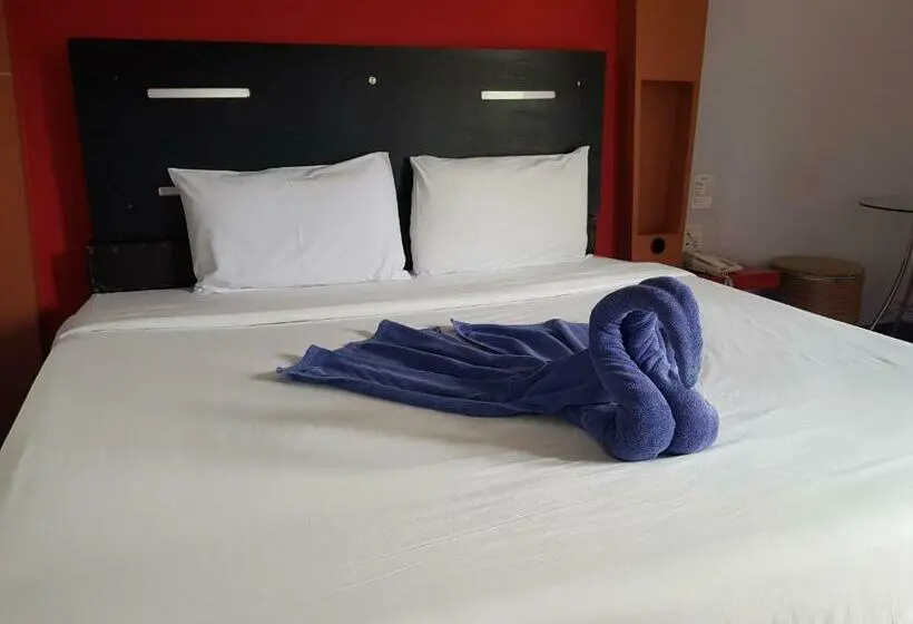 استودیوی استاندارد, Jirapa Modern Resort