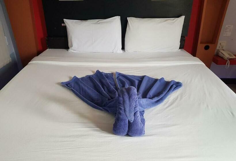 스탠다드 스튜디오, Jirapa Modern Resort