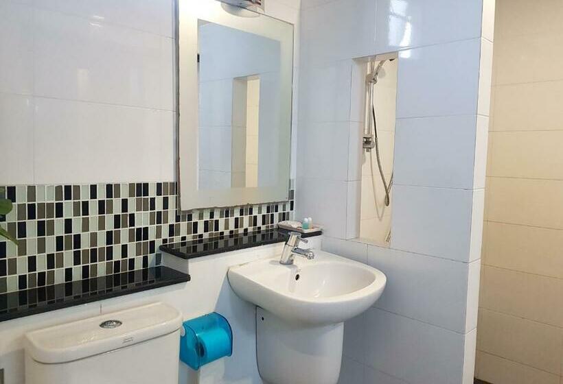 스탠다드 스튜디오, Jirapa Modern Resort