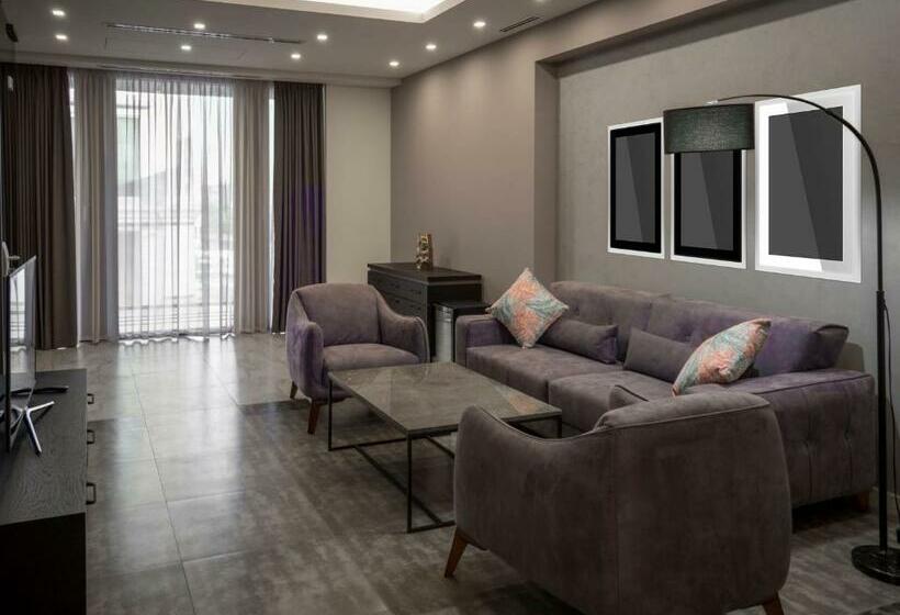 침실 1개 아파트, Aghababyan S