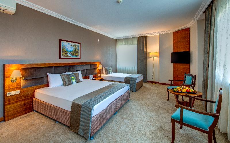 디럭스 룸, Aghababyan S