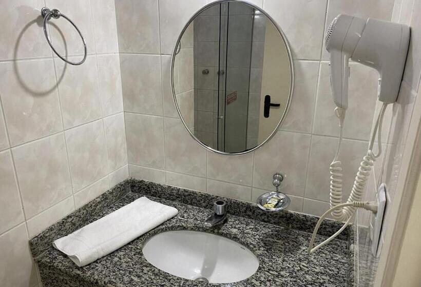 חדר סטנדרט לשלושה, Valle Sul