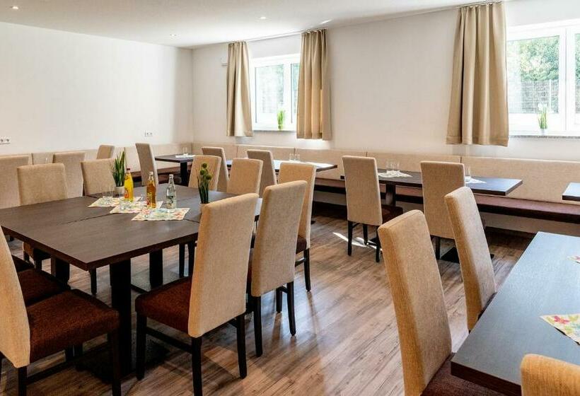 דירת חדר, Boardinghaus Bayerwaldpark