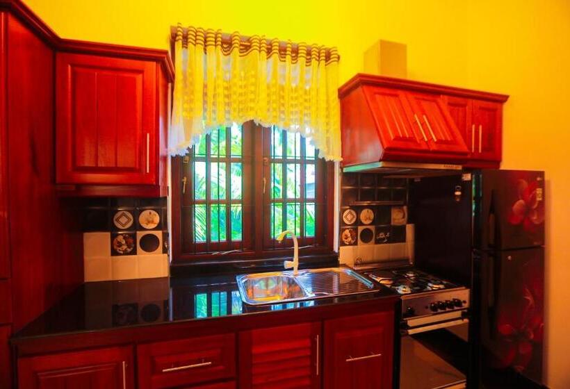 شقة غرفة نوم واحدة مزودة بشُرفة, Sri Lankan Villa