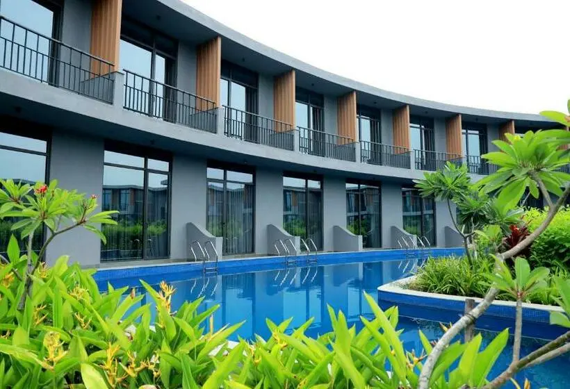 キングサイズベッドのスタンダードルーム, The Amaya Resort Kolkata Nh6