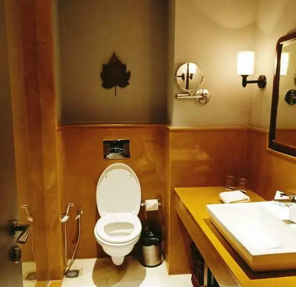 キングサイズベッドのスタンダードルーム, The Amaya Resort Kolkata Nh6