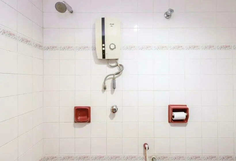 اتاق لوکس با تخت بزرگ, Oyo 472 Comfort Hotel 1