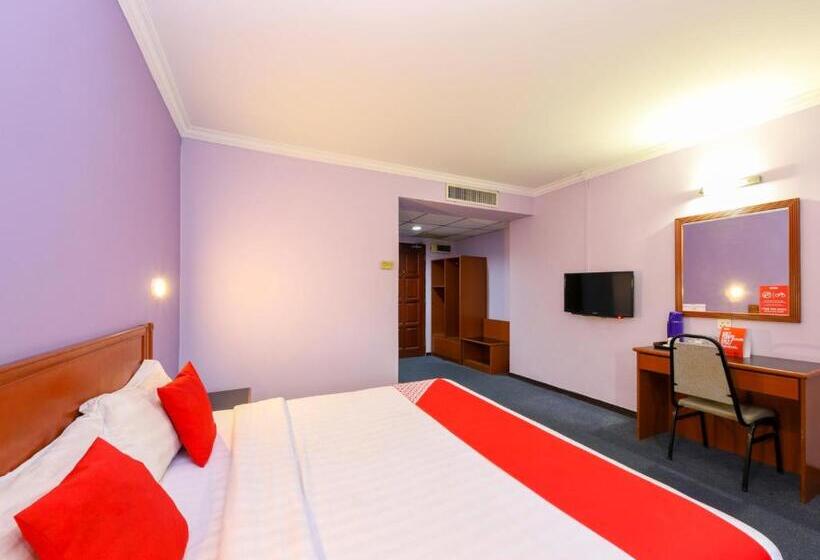 キングサイズベッドのデラックスルーム, Oyo 472 Comfort Hotel 1