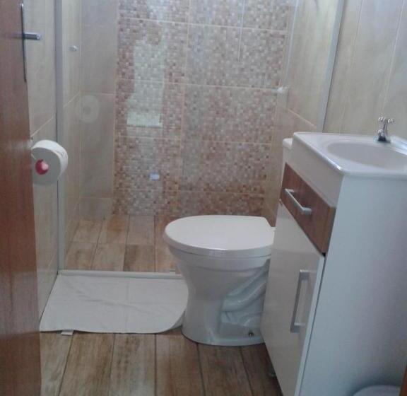 سوییت خانوادگی, Pousada Petunia's